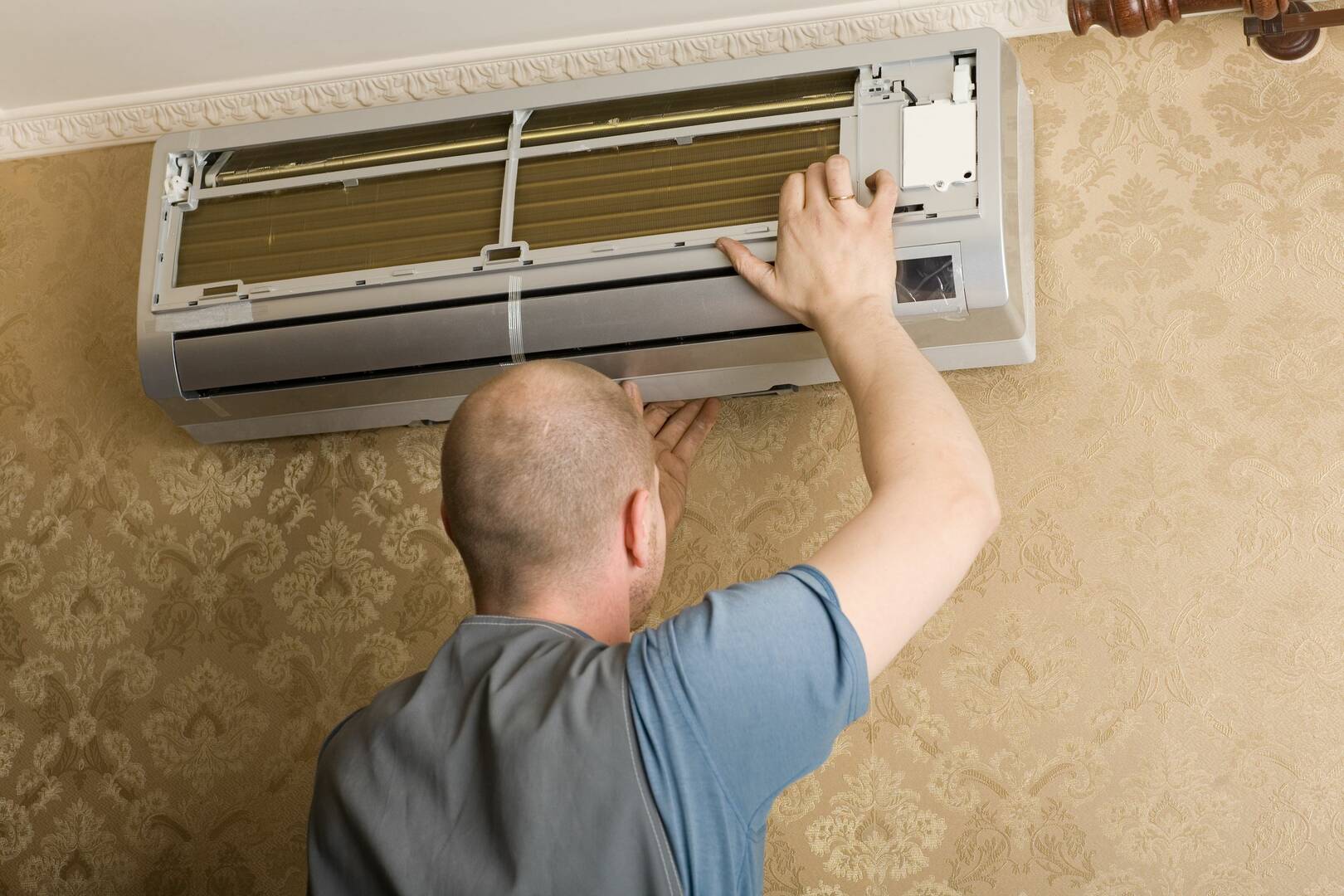Professional Heating & Air Services logo