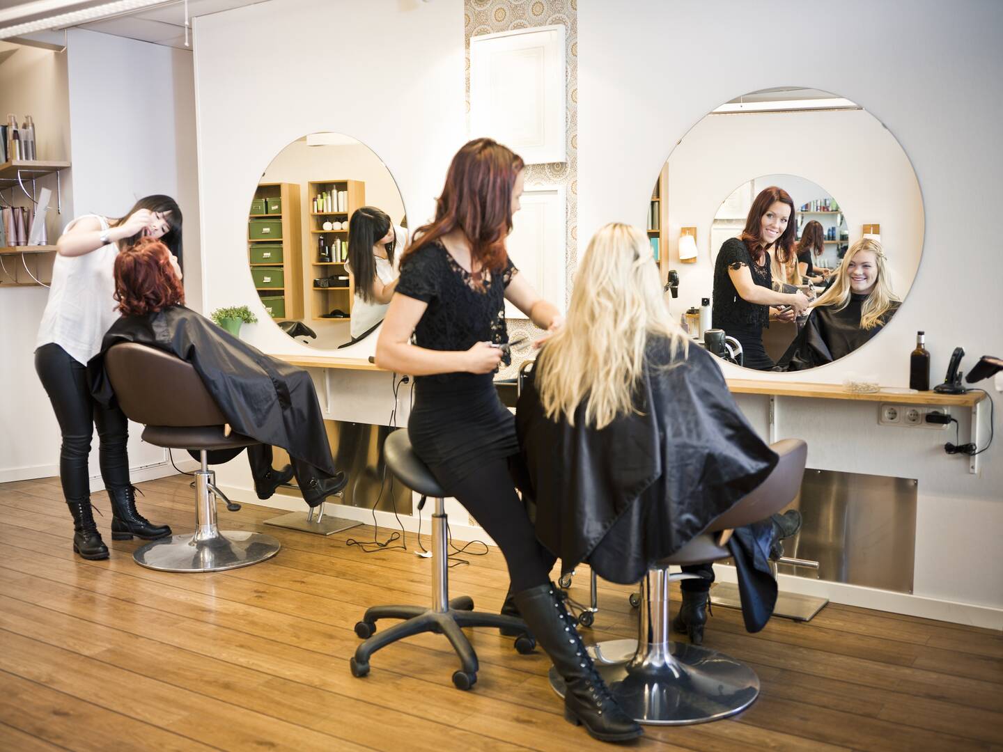Being Me Ladies Salon logo
