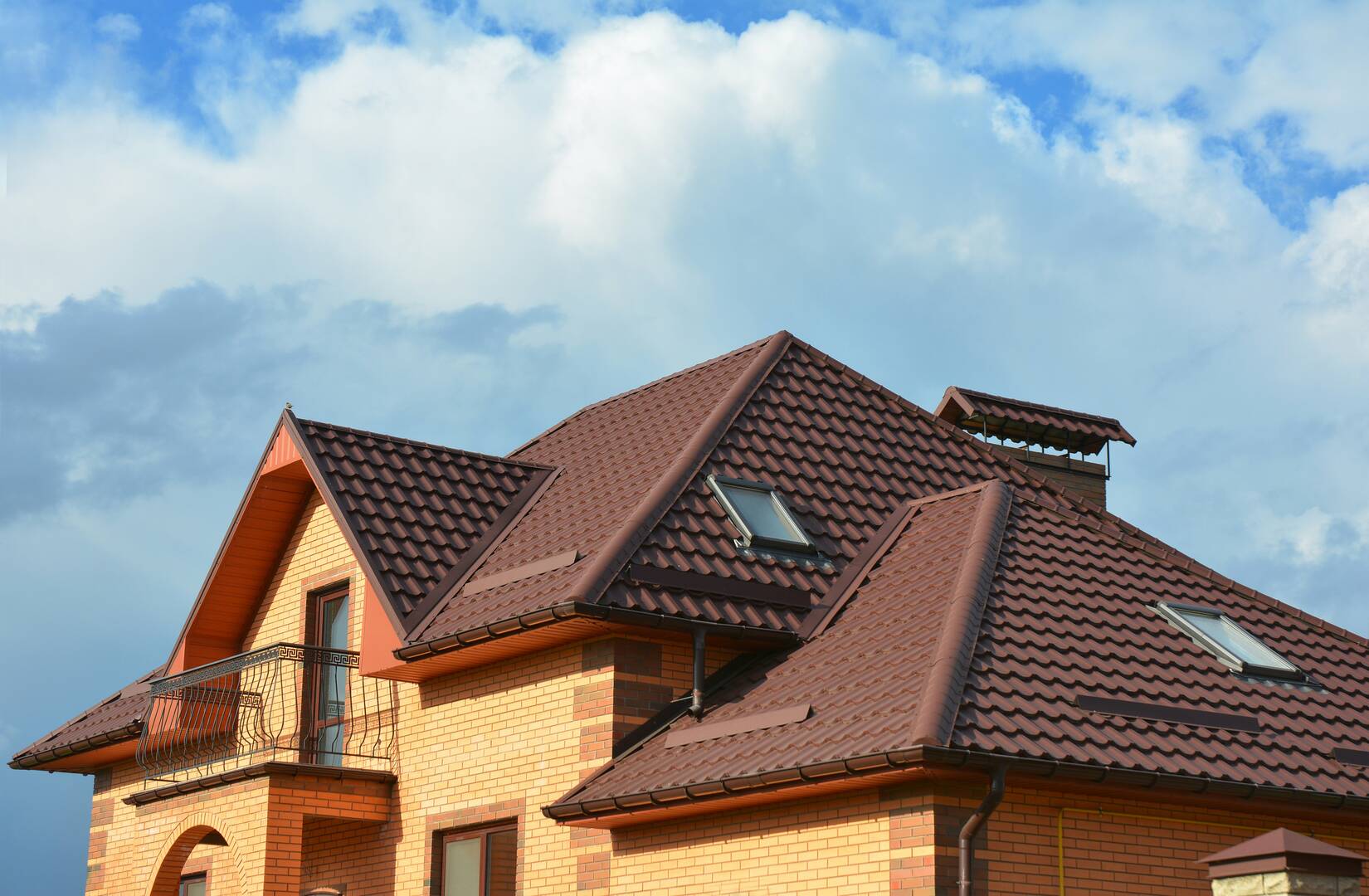 Quality Discount Roofing & Construction logo
