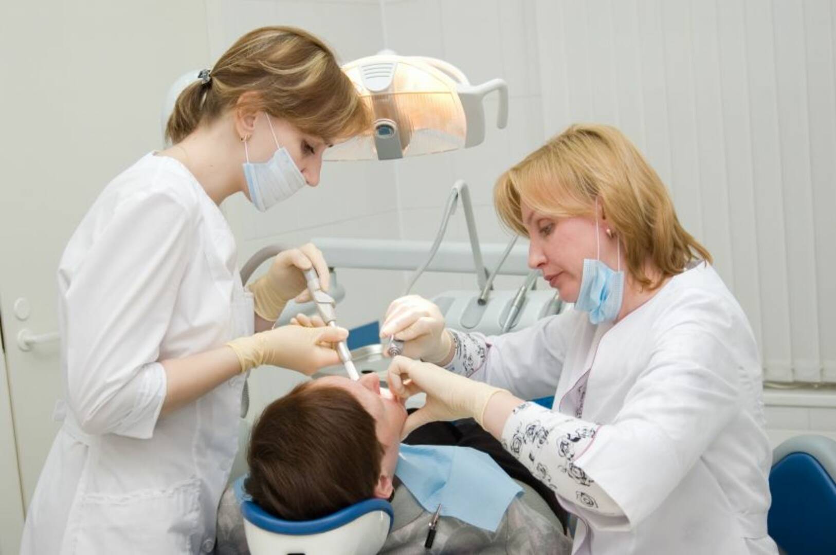 Gold Coast Dental and Denture Centre logo